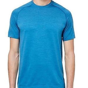Lululemon men’s metal vent tech short sleeve